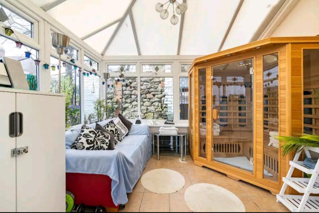 The Mews - Less Than 1Km To City Centre - Stadium - Castle - 10 Min Walk Cardiff Bagian luar foto